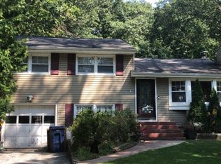 21 Iroquois Ave, Rockaway, NJ 07866