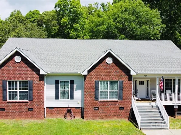 207 Goodwin Cir, Mooresville, NC 28115