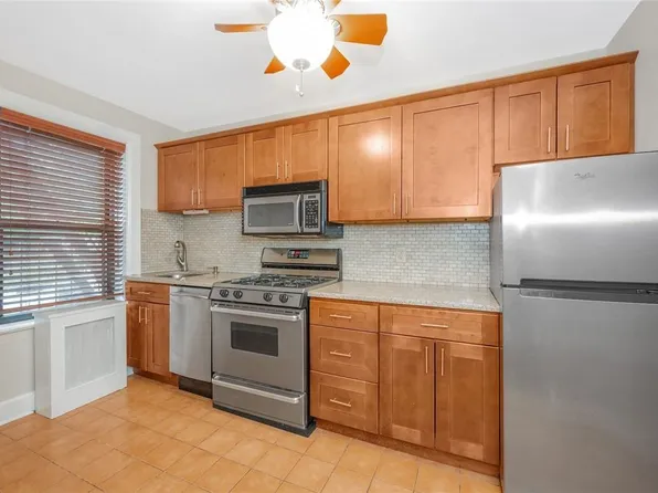 42 W Pondfield Road #3E, Bronxville, NY 10708