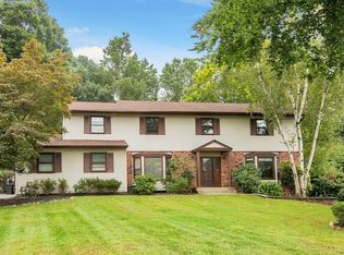 17 Dutchess Dr, Orangeburg, NY 10962