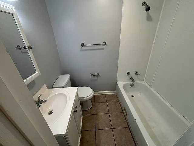 3 bed, 920 sqft, $1,250 — Photo 4