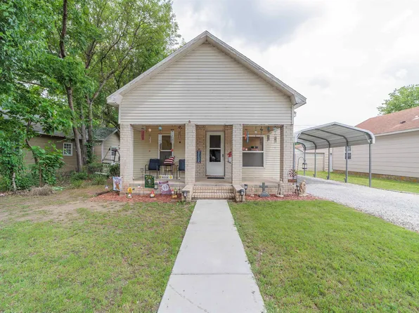 710 N C St, Arkansas City, KS 67005