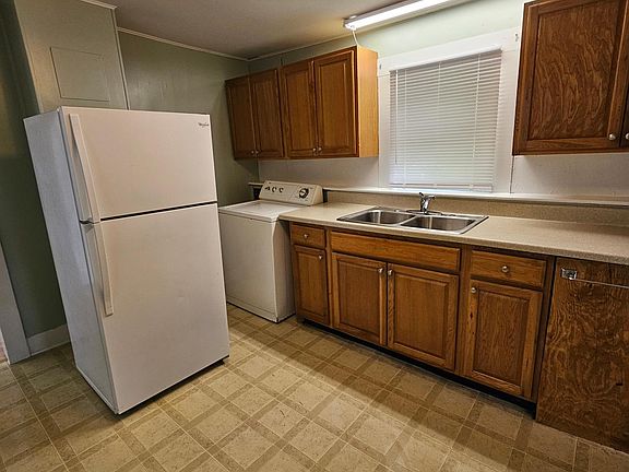 Alternate kitchen view.