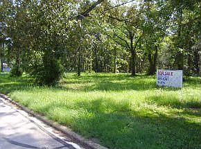 1st image of 2520 Pinecrest Dr