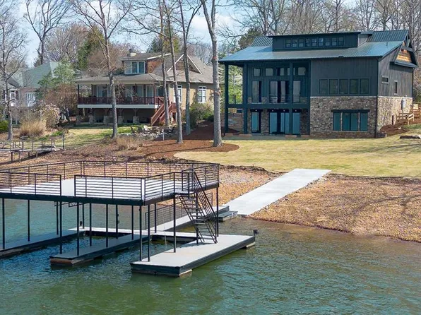 338 Harbor Rd, Hiawassee, GA 30546