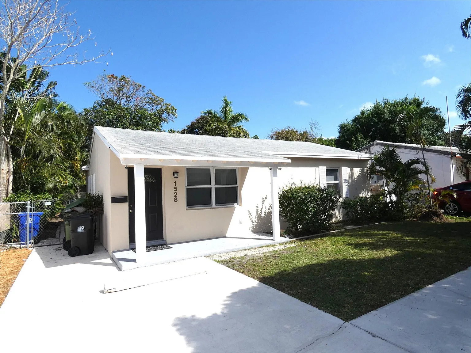 3 bed, 1.0 bath, 1022 sqft, $2,550 — Photo 2