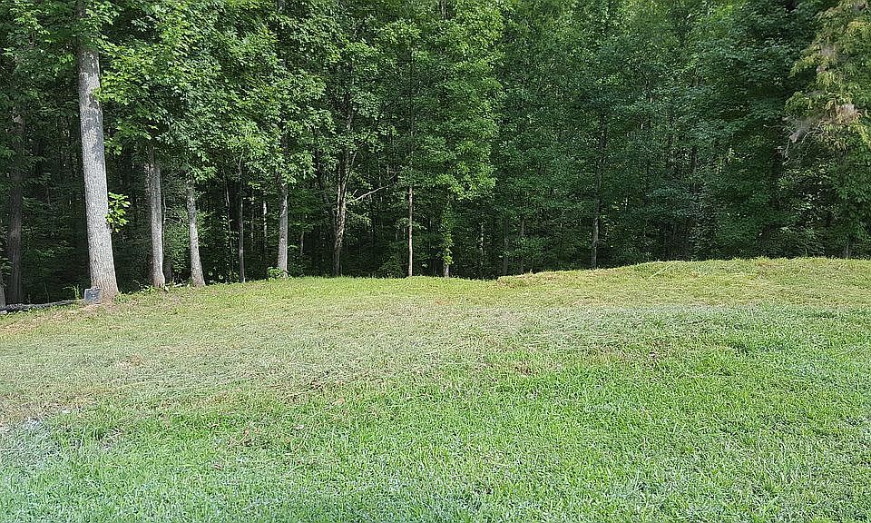 1.09 Acre Lot
