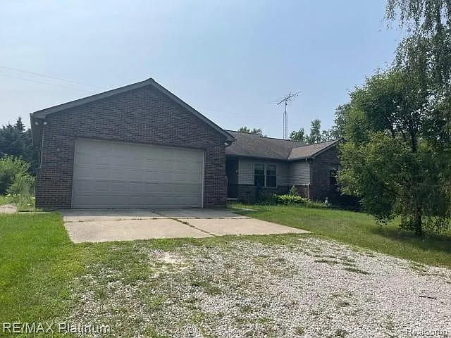 4280 Center Rd photo 1