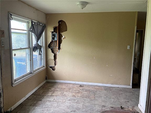 4th image of 1110 Vernon Dr