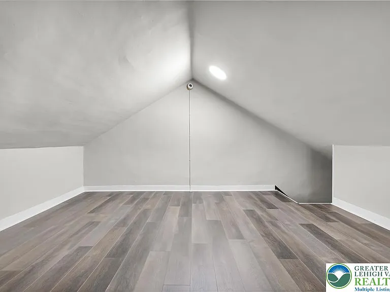 265-267 E Bertsch St #5 — Photo 7