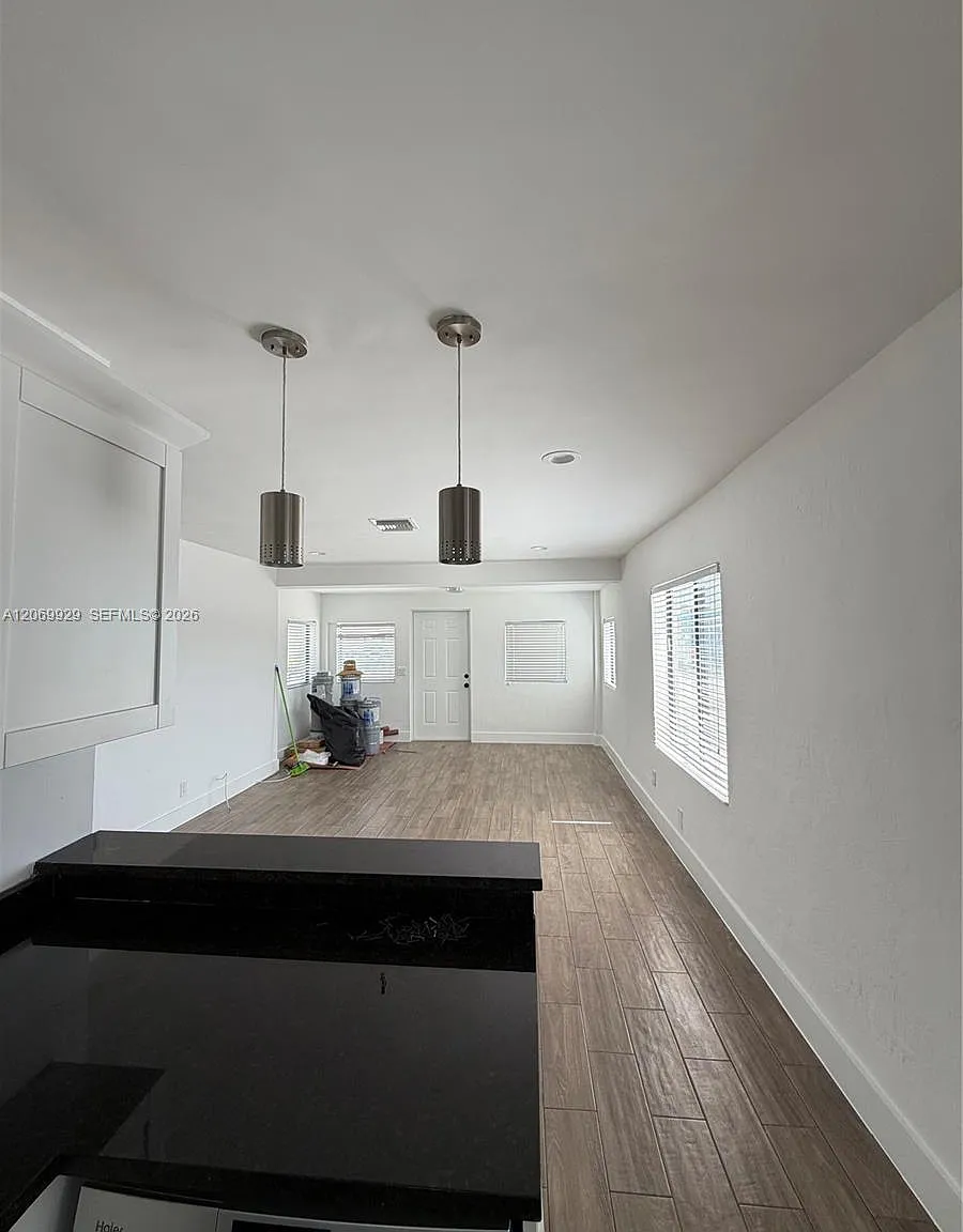 2 bed, $3,400 — Photo 1
