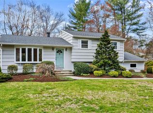 65 W Maiden Ln, Monroe, CT 06468