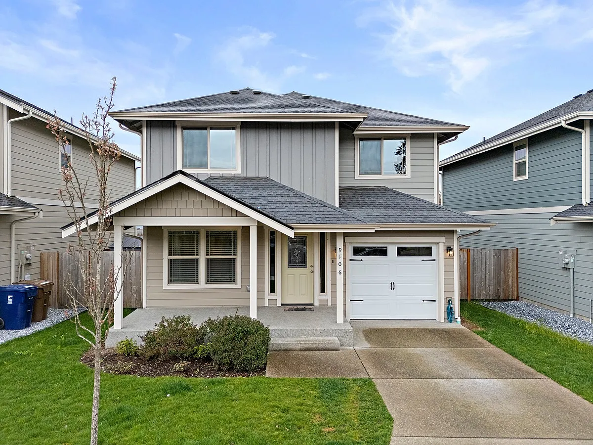 4 bed, 2.5 bath, 2018 sqft, $3,100 — Photo 1
