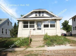 1360 Emerald Ave NE, Grand Rapids, MI 49505