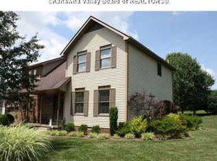 63 Willowood Cir, Hurricane, WV 25526