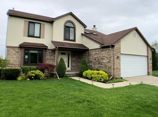 1370 Hidden Crk N, Saline, MI
