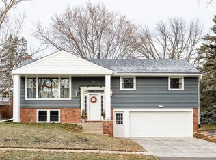 731 Zumbro Dr NW, Rochester, MN 55901