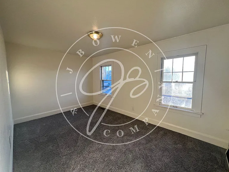 3947 Watson Ave — Photo 10