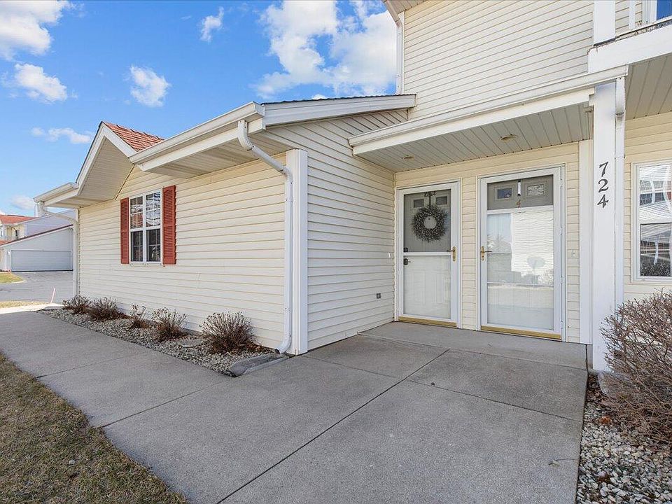 Wood River 724 Wood River Ct West Bend WI Zillow