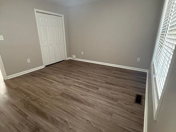5th image of 2421 Deerfield Ct SE