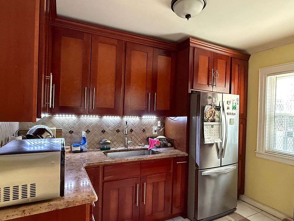 1st image of 22712 146th Ave Room 1