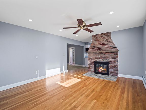 4th image of 150 Woburn St #2