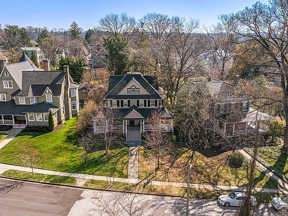 4th image of 225 Hawthorne Rd