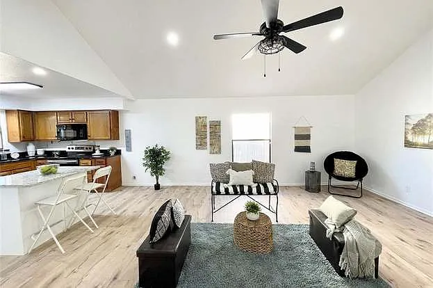 5704 Sterling Green Trl — Photo 54