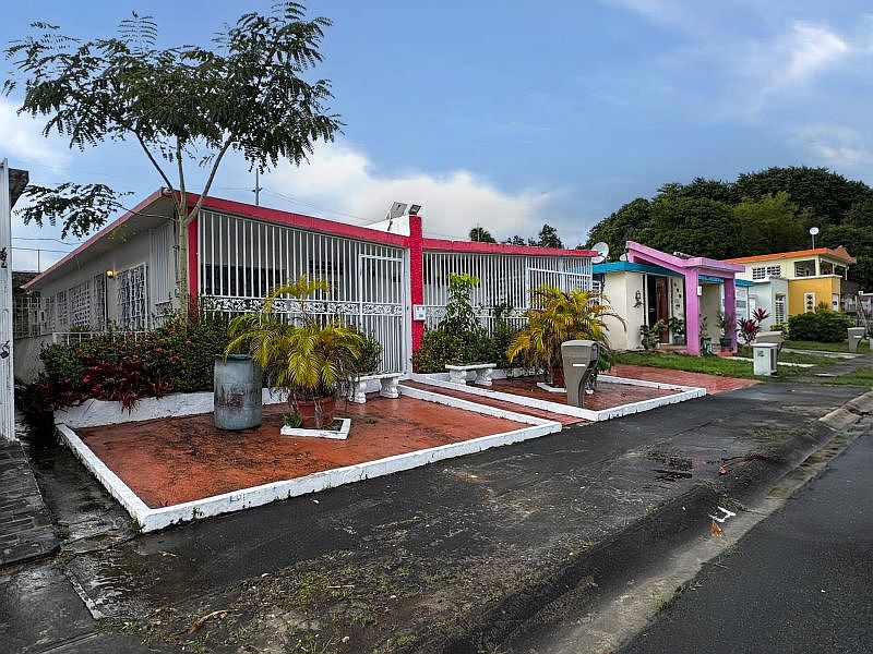 1st image of P25009x Cc15 Calle A Urb Bayamon Gdns