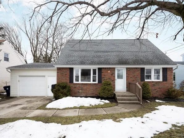 98 Smith Dr, Buffalo, NY 14218