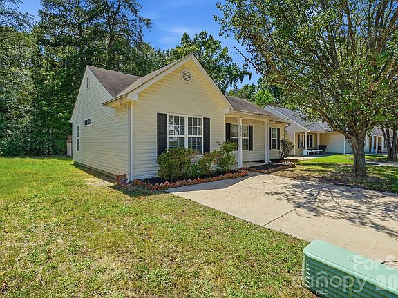 2nd image of 2928 Westwinds Ct