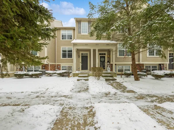 31577 Tallgrass Ct, McHenry, IL 60051