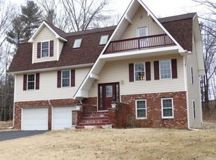 99 Chancellor Dr, Guilderland, NY 12084