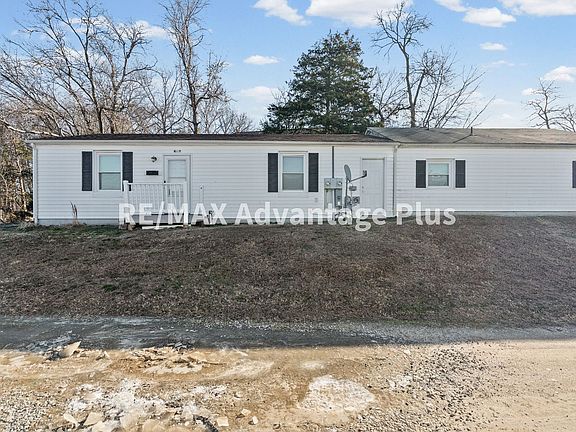 3rd image of 424 Longwood Ave #B