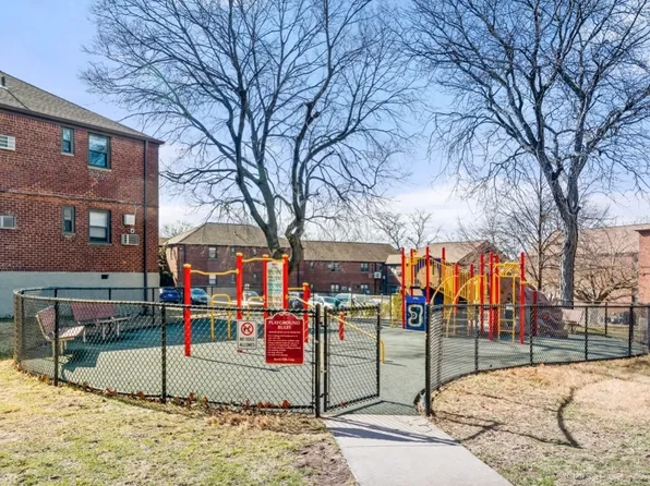 245-22 62nd Avenue image 15 of 16