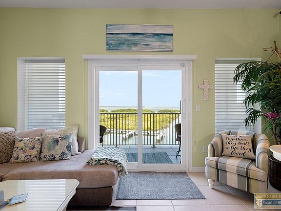 4th image of 100 W Harbor St #1-2
