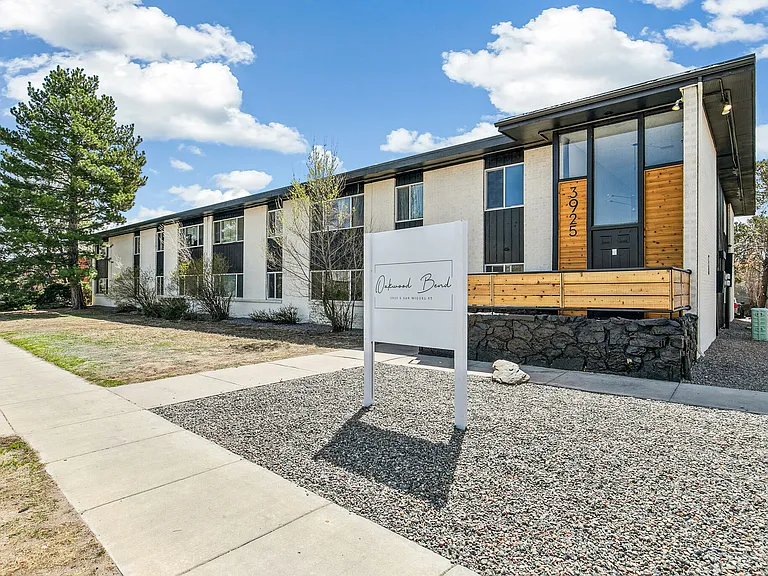 3925 E San Miguel St — Photo 2