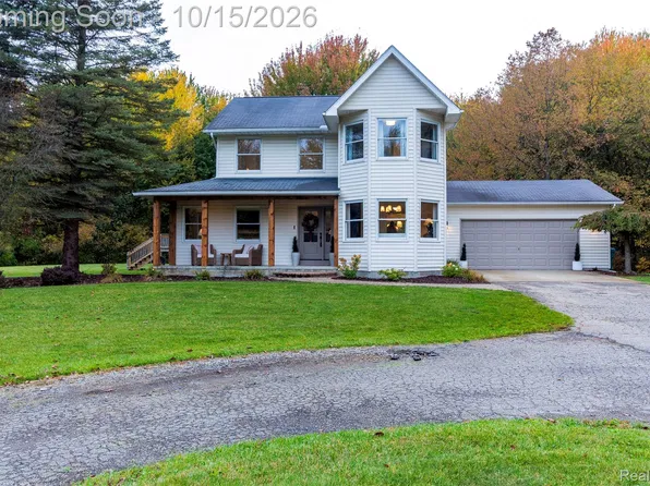 257 Sterling Dr, Lapeer, MI 48446