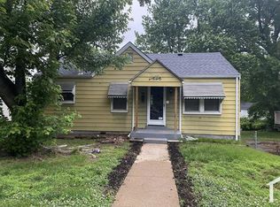 7121 Manette Dr, Saint Louis, MO 63136