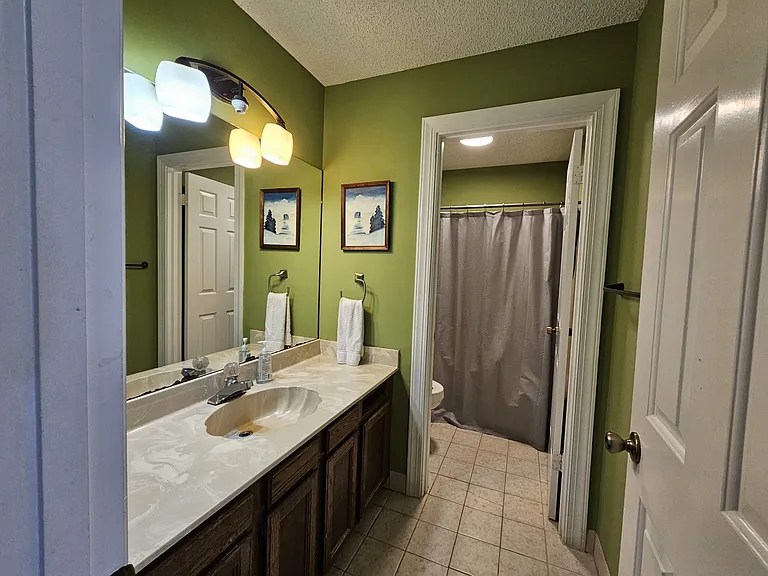 2566 Vauxhall Pl — Photo 6