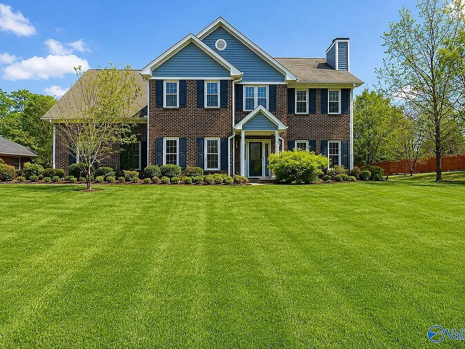 106 Golden Oak Dr