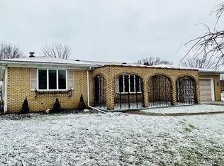 8 Brookedge Rd, Depew, NY 14043