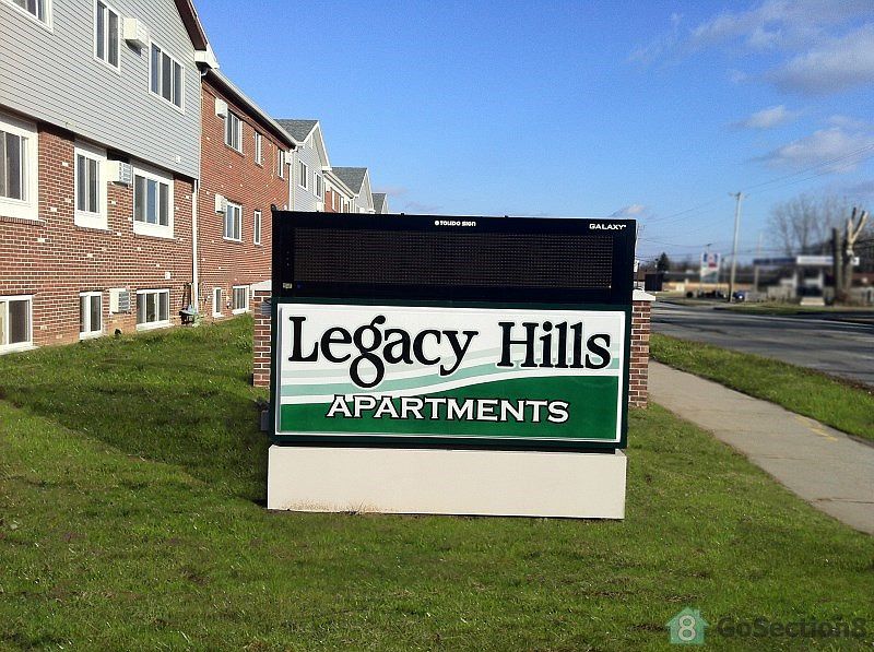 Legacy Hills - 4404 Hill Ave, Toledo, OH Apartments for Rent