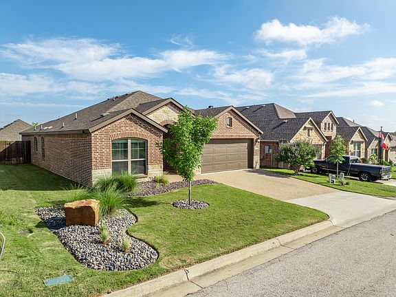 2nd image of 3017 Paint Horse Dr