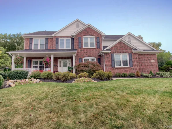 47669 River Woods Dr, Canton, MI 48188