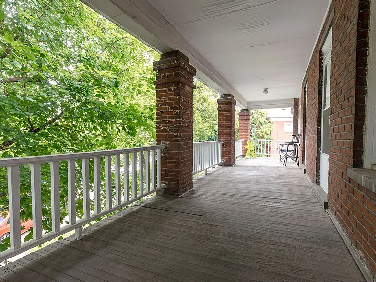 145 N Keats Ave — Photo 7