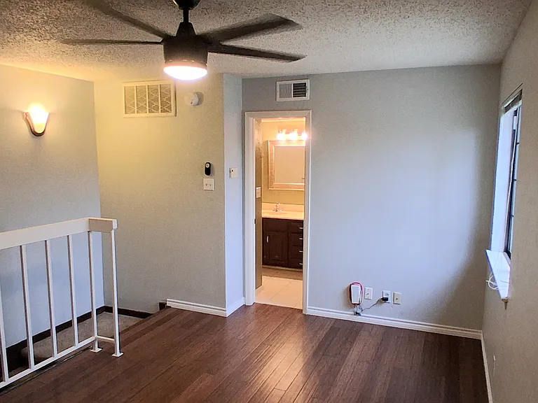 5200 Martel Ave #1-11J — Photo 18