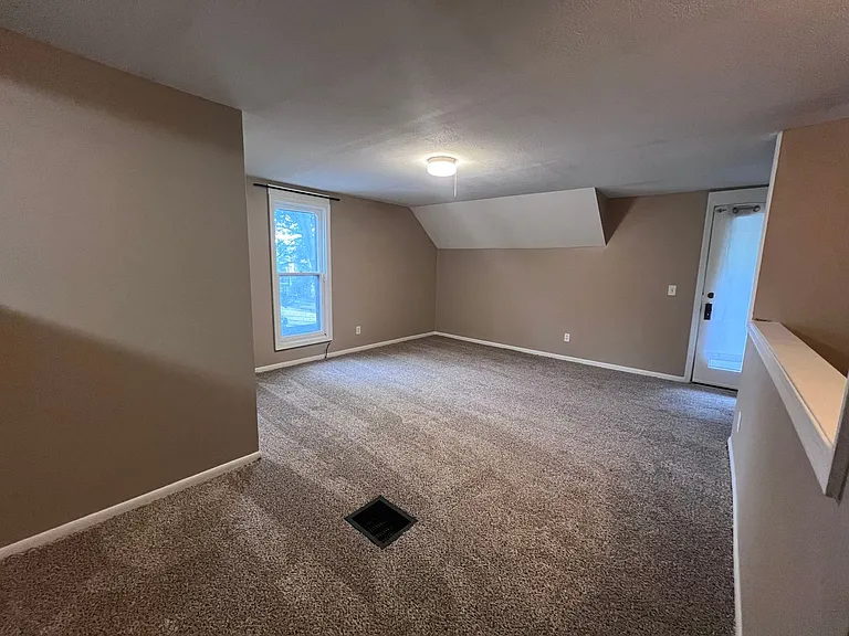 01053 - Grand 512 — Photo 4