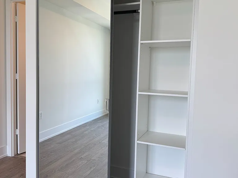 858 Dupont St #821 — Photo 18