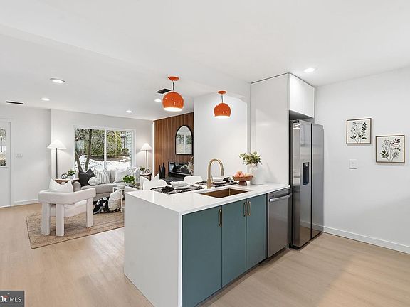 3rd image of 3046 Heathcote Rd